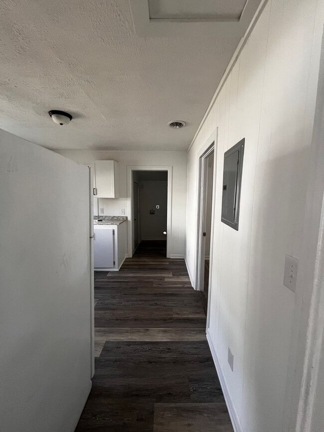 Building Photo - Renovated Cottage near Downtown Fayetteville Offering 3/1 for $1095 (landscaping included)