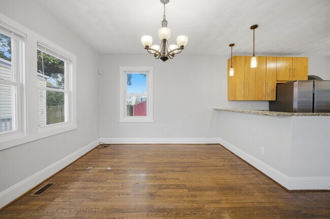 Building Photo - GORGEOUS 4 BED, 2.5 BATH HOME FOR RENT IN NORFOLK!