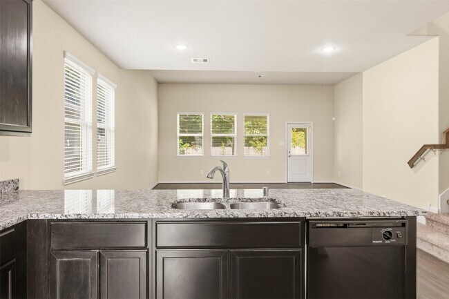 Building Photo - 6131 Carpenters Cove Ln