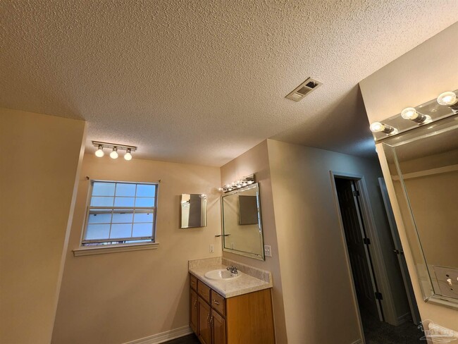 Building Photo - 4219 Spindlewick Dr