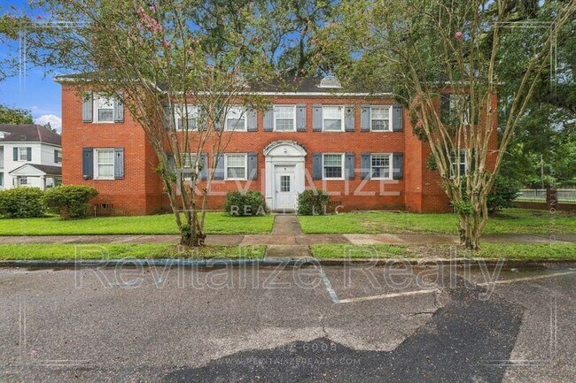 Building Photo - 214 Upham St