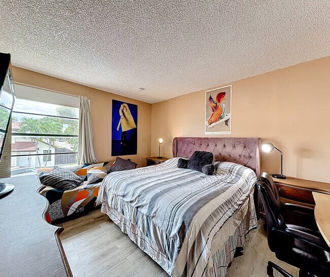 Building Photo - 693 NW 102 Pl