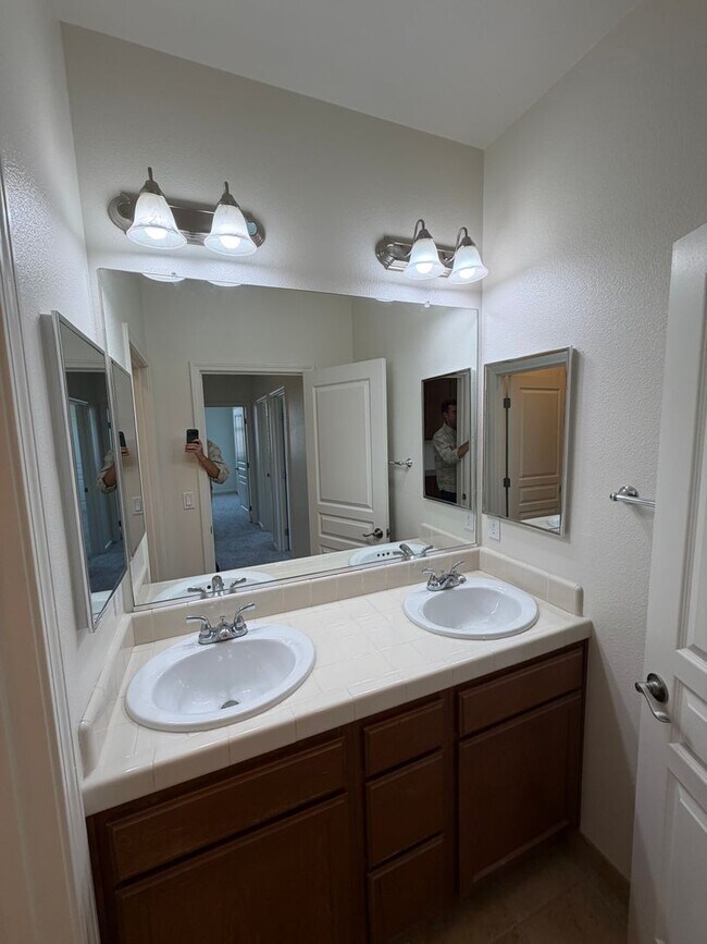Building Photo - 1609 Barolo Pl