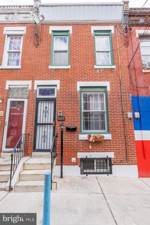 Building Photo - 1905 Waterloo St