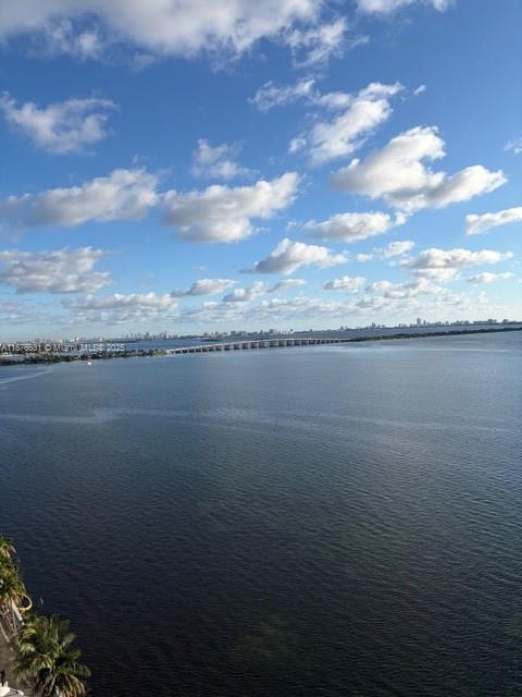 Building Photo - 700 NE 24th St