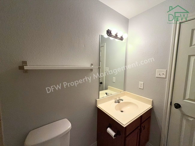 Building Photo - For Lease: Corner Townhome near DFW Airport - 3BR/2.5BA, Private Pool, Attached Garage, W/D Included