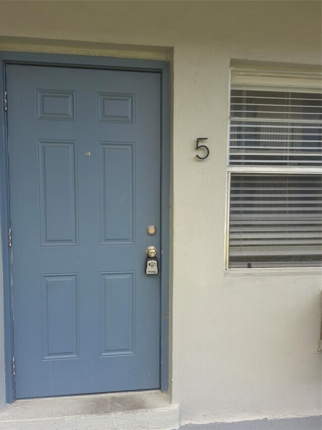 Building Photo - 1630 N 25th Ave