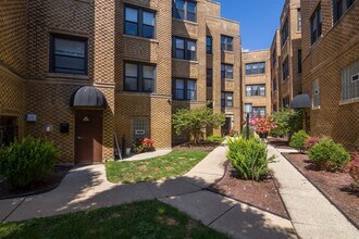 Building Photo - 3733 N Elston Ave