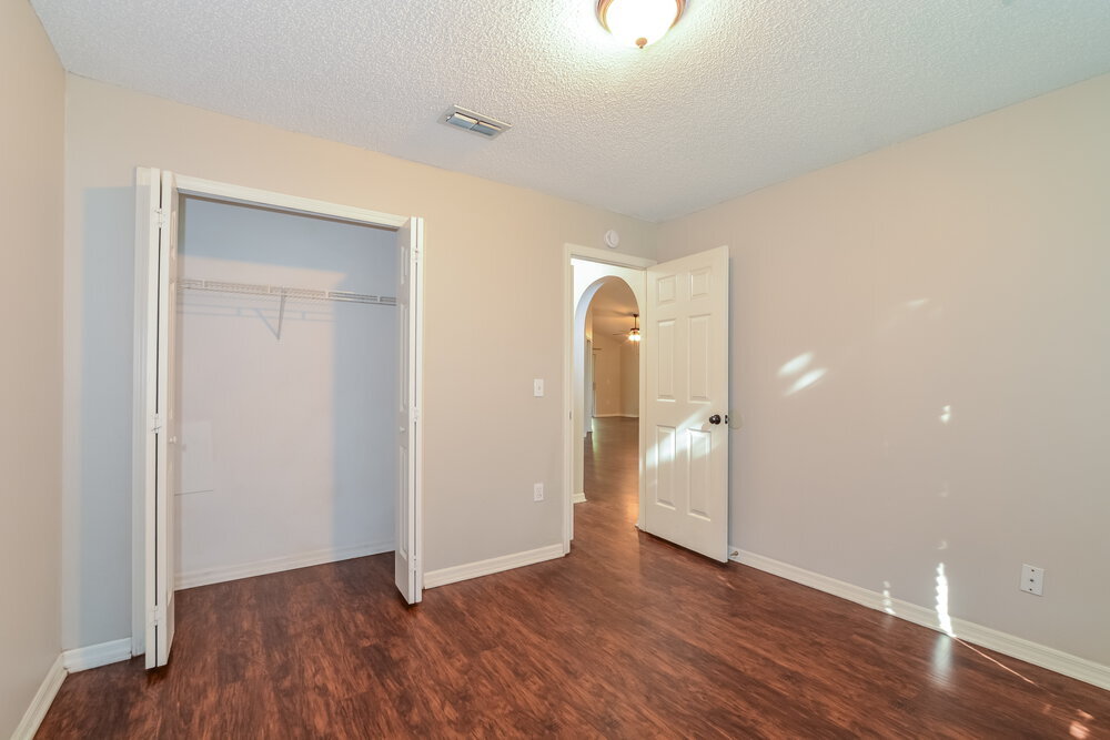 Building Photo - 2857 Aragon Terrace