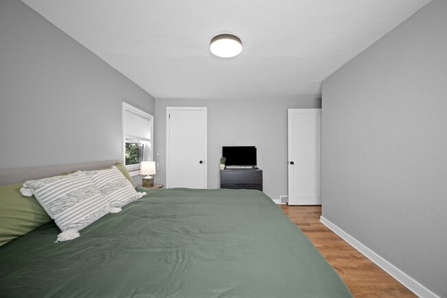 Building Photo - Furnished Rental in Shadyside