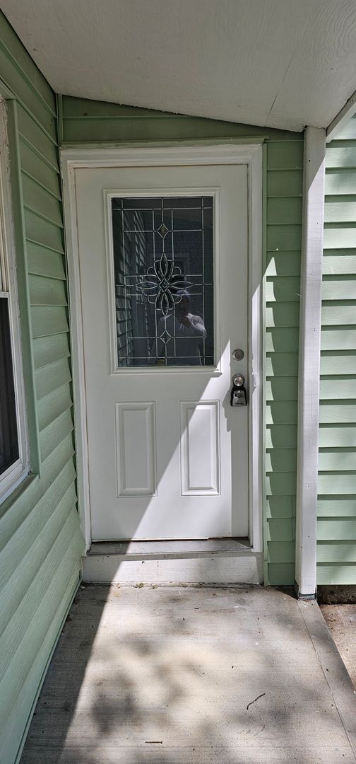 Building Photo - COMING SOON!! Available Soon in SF KCMO