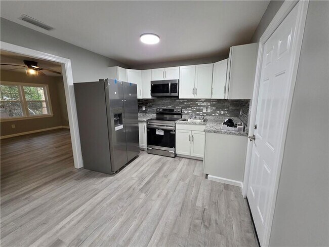 Building Photo - 3066 Bay Crescent Drive Unit