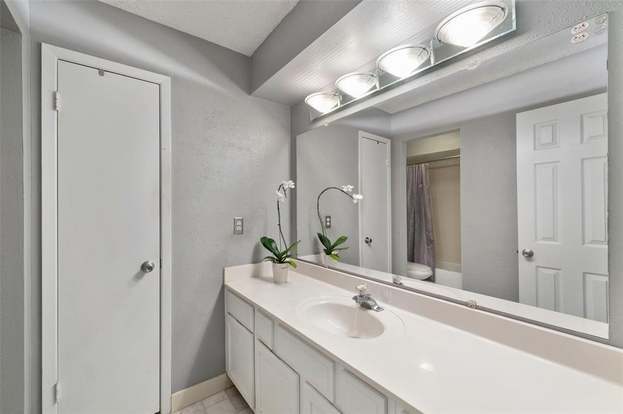 Building Photo - 14947 Heritage Wood Dr