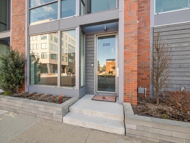 Building Photo - 3105 Brush St