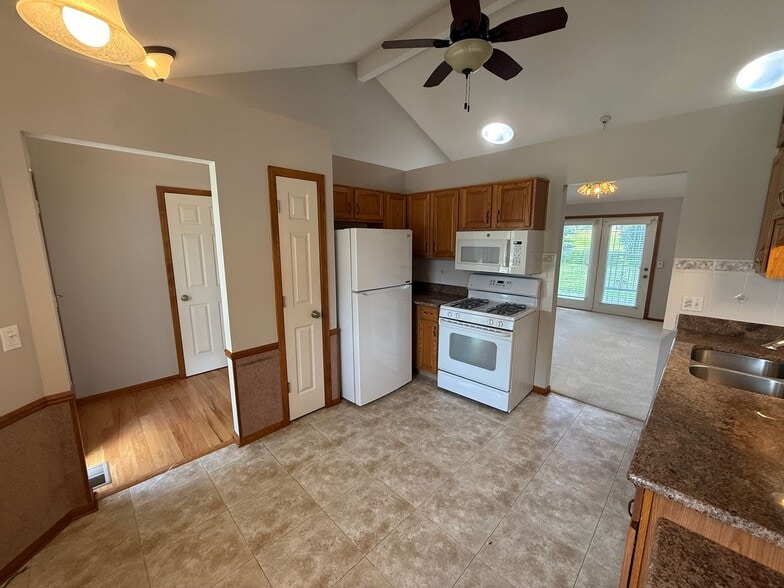 Building Photo - 5018 Goldfinch Ln