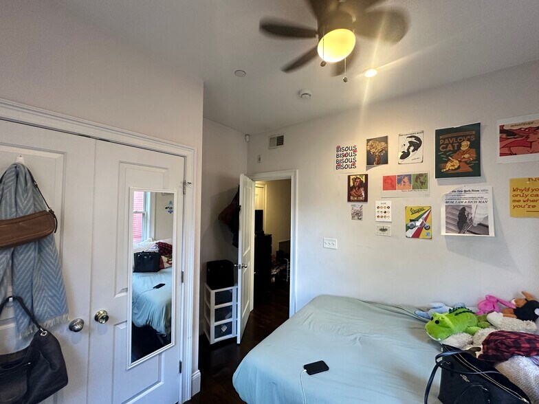 Building Photo - 9 Oswald St