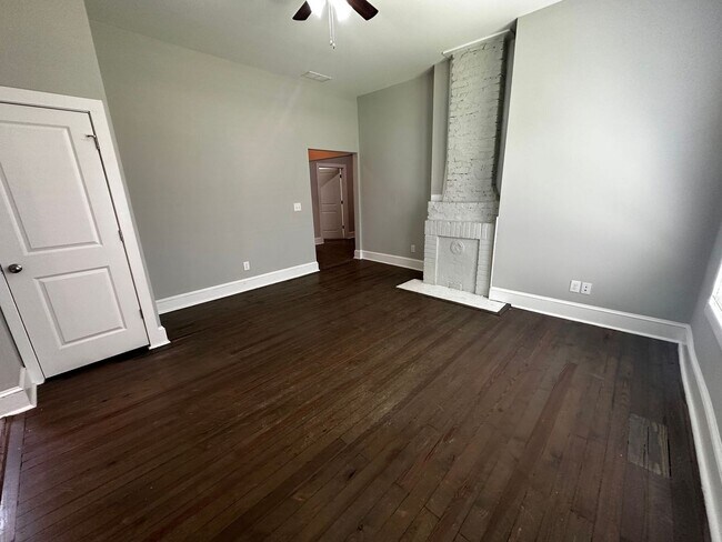 Building Photo - PRE-LEASING FOR AUGUST 2026!