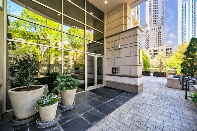 Building Photo - 3445 Stratford Rd NE