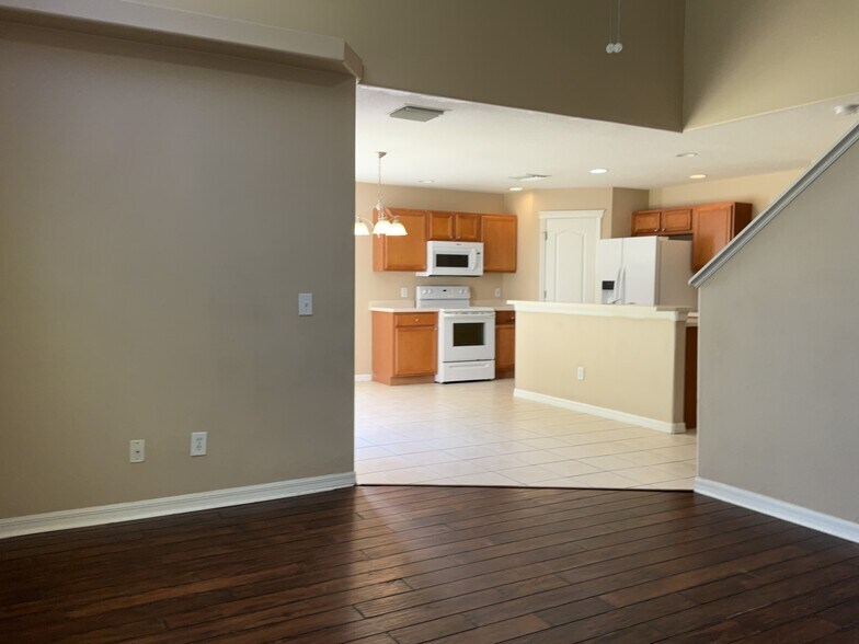Building Photo - 7415 Oxford Garden Cir