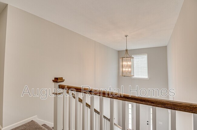 Building Photo - 909 Chesford Dr