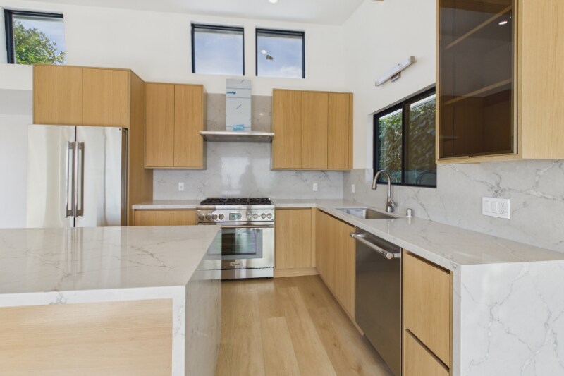 Building Photo - 2282 Whitney Ave