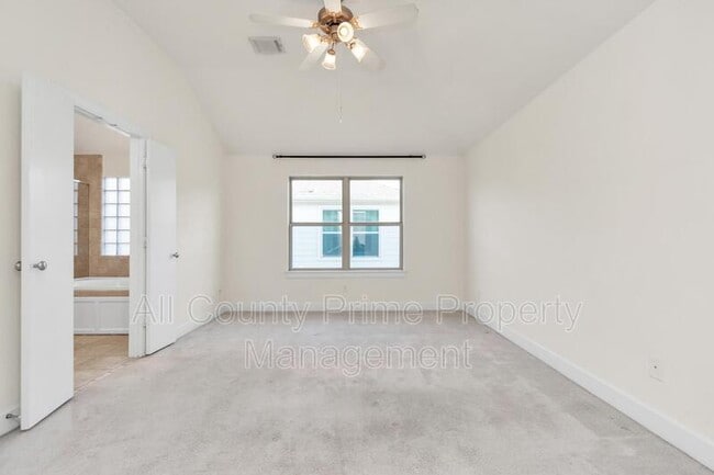 Building Photo - 3627 Main Plaza Dr