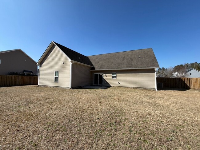 Building Photo - 4 BR Home in Quiet Neighborhood