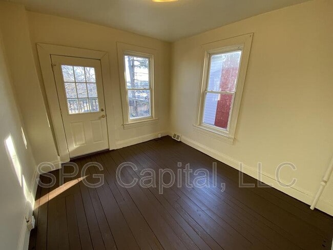 Building Photo - 121 S Belvidere Ave