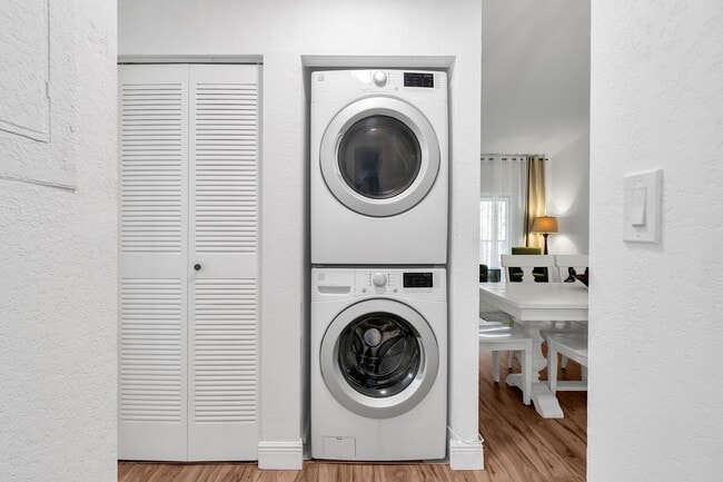 Building Photo - 3139 Millwood Terrace