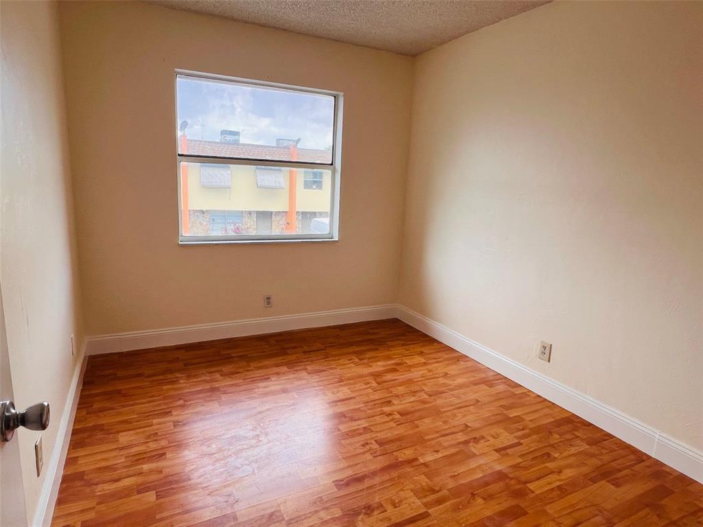 Building Photo - 6534 SW 41st St