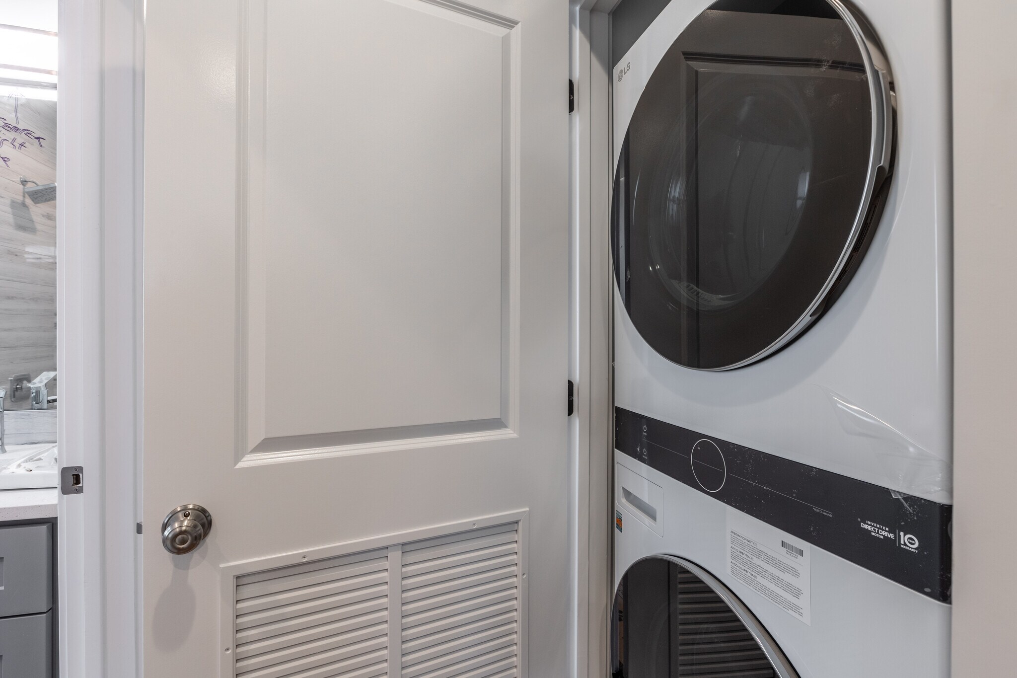 Building Photo - 3136 N Oakley Ave