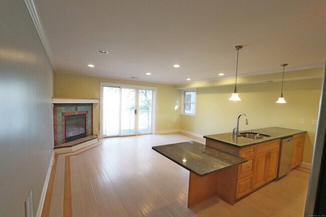 Building Photo - 764 Quinnipiac Ave