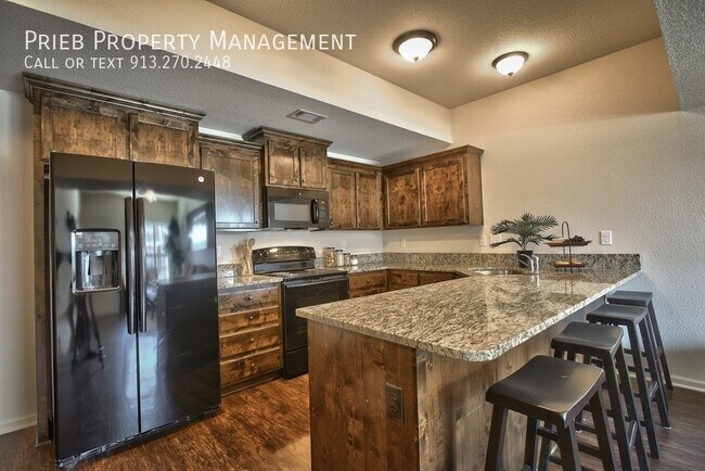 Building Photo - Parkview Townhome - Available NOW