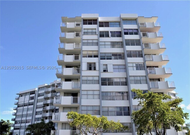 Building Photo - 1300 NE Miami Gardens Dr