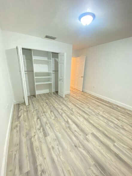 Building Photo - 1616 NE 151st St
