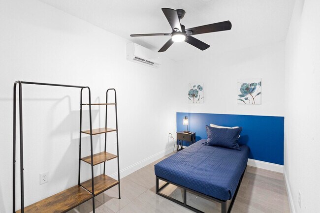 Building Photo - 1983 Spring Ave