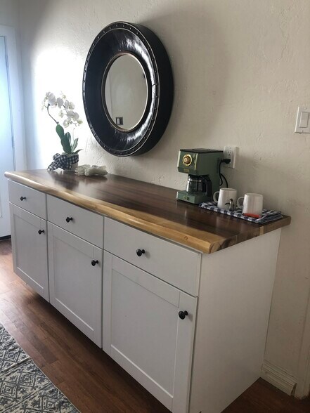 Building Photo - 2180 Foster Ave