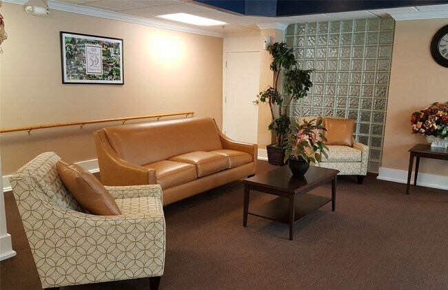 Building Photo - 8106 Creekbend Dr