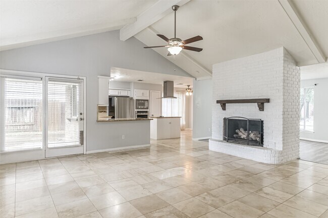 Building Photo - 21335 Park Mt Dr