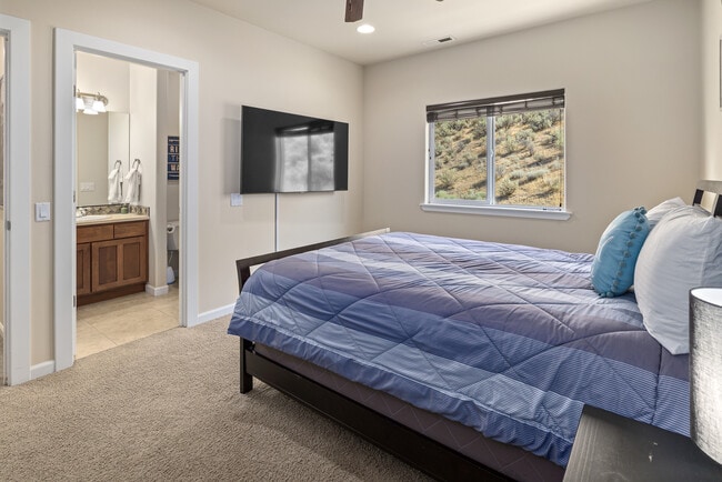 Building Photo - 9287 Riverview Way NW