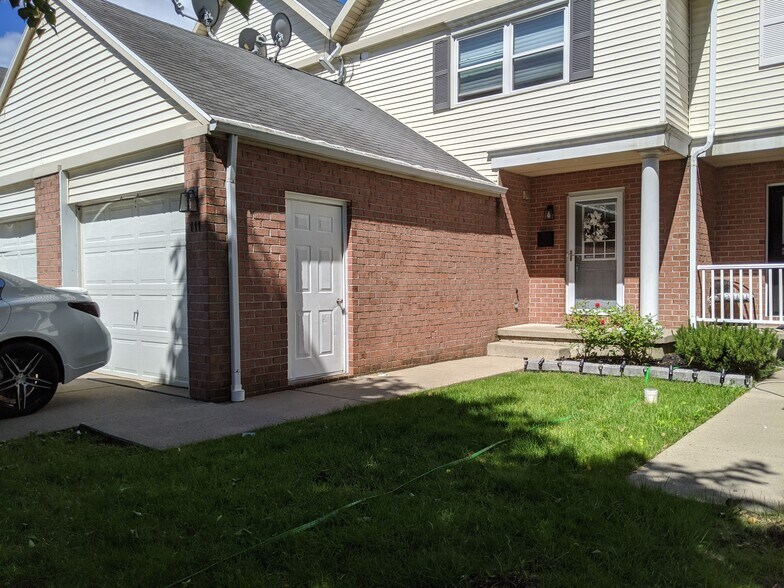 Welcome home! - 111 Delmar Mitchell Dr