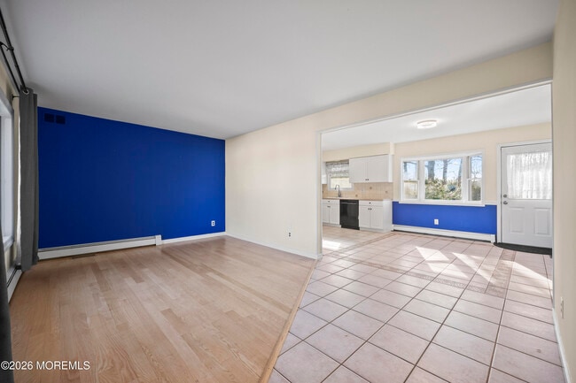 Building Photo - 573 Lloyd Rd