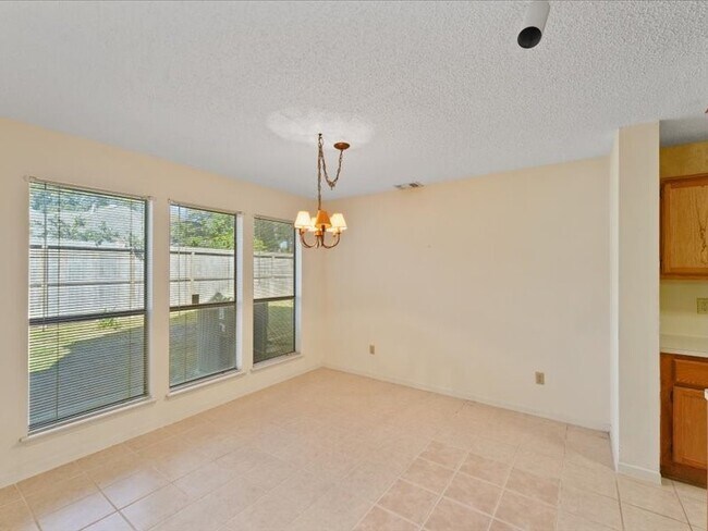 Building Photo - 3317 Golden Trails Dr