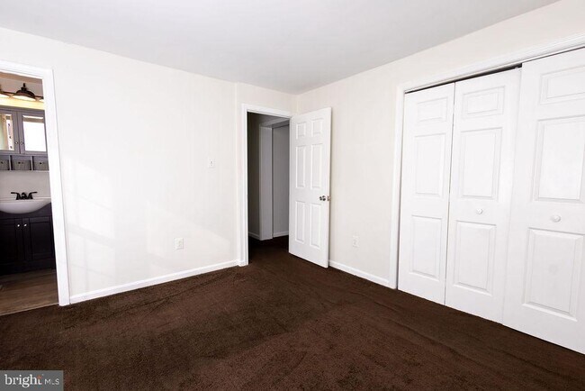 Building Photo - 6621 Greenvale Pkwy