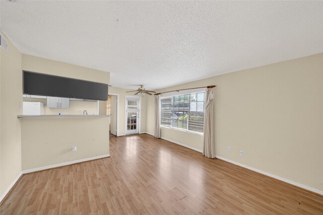Building Photo - 2750 Holly Hall St