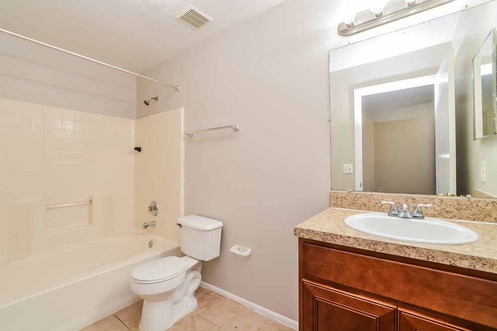 Building Photo - 3137 Holland Dr