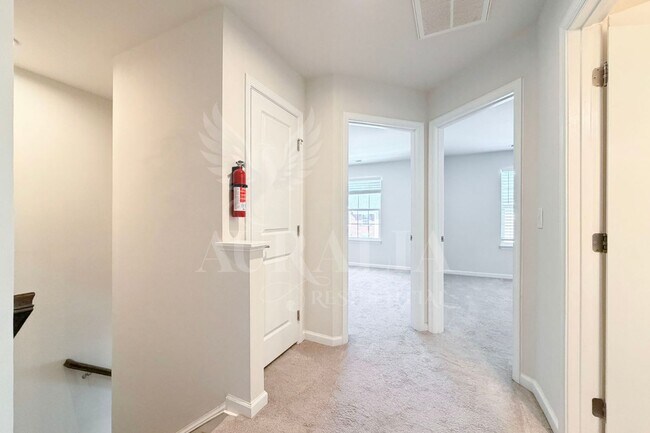 Building Photo - 428 Cross Country Way
