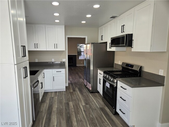 Building Photo - 4719 Cosley Dr