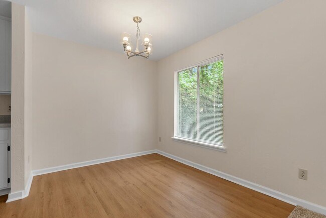 Building Photo - 2188 Claremont Ln