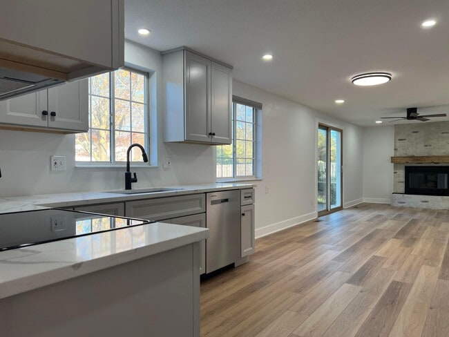 Building Photo - 9938 Melody Ln
